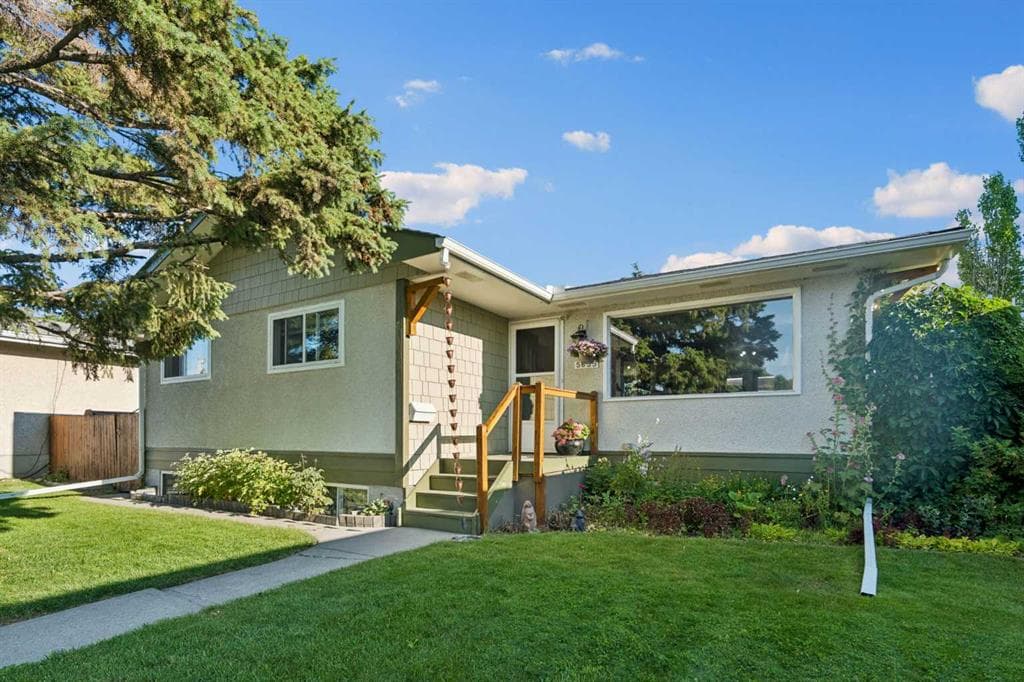 5635 Travis Crescent NE — photo 1