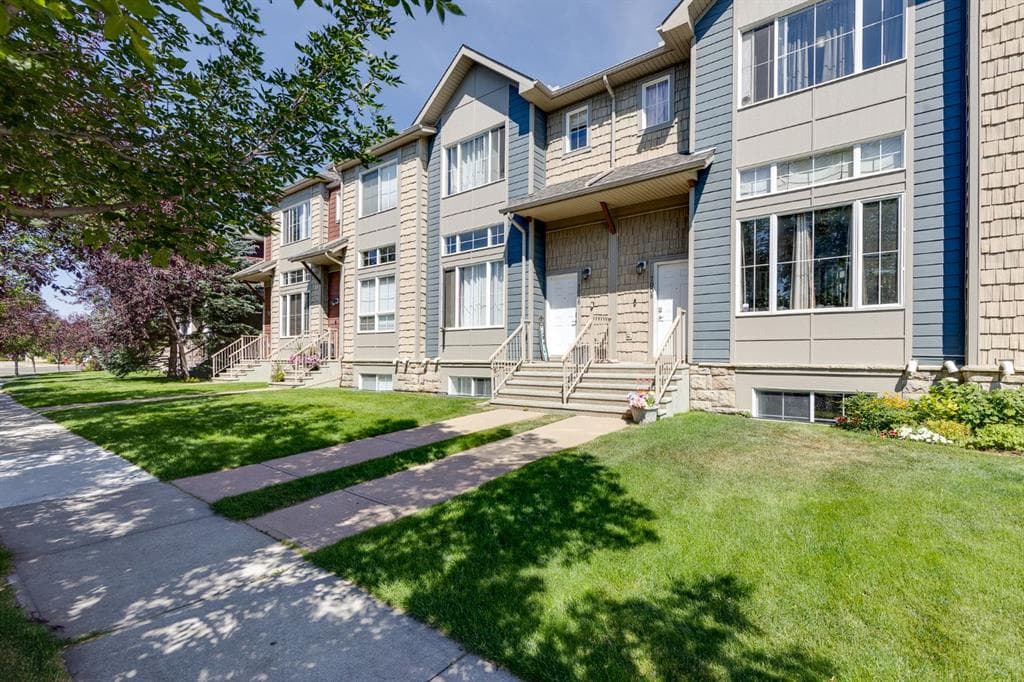 4-bed Townhouse for sale at 7008, 2370 Bayside Road SW, Airdrie