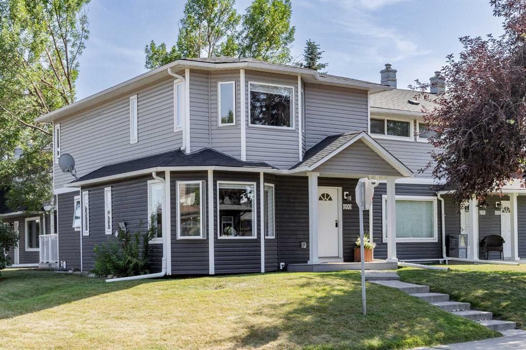 690 Regal Park NE — photo 1