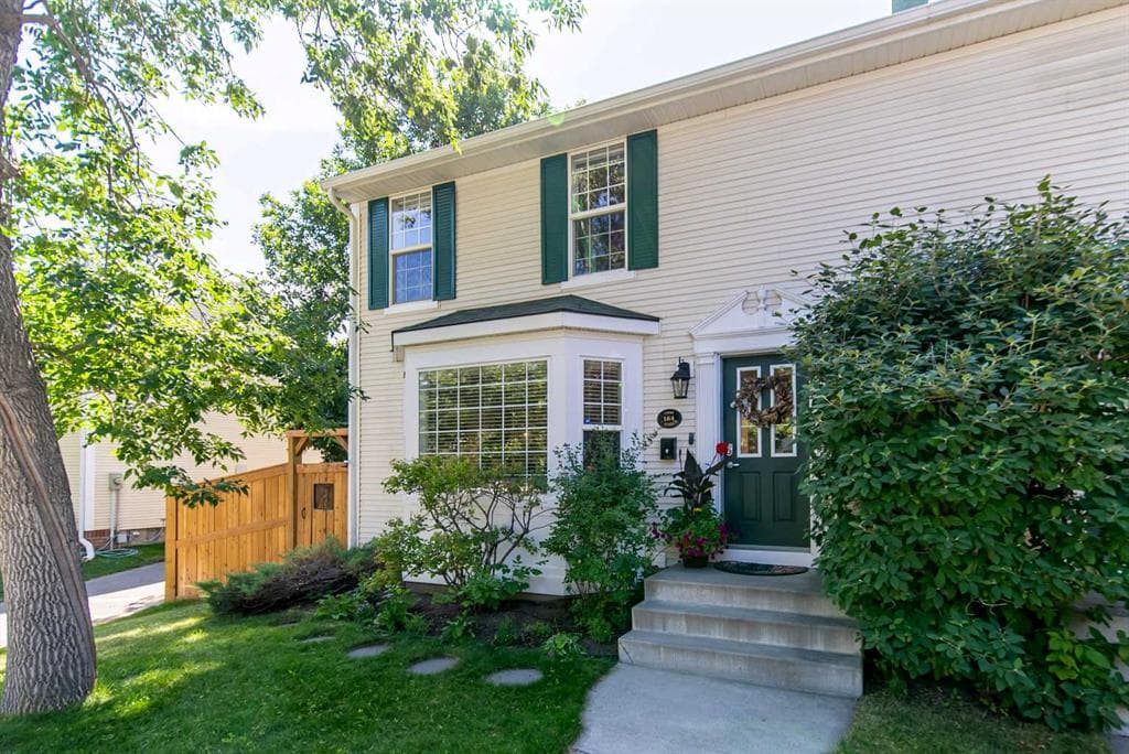 2-bed Semi-detached for sale at 164 Somme Manor SW, Calgary