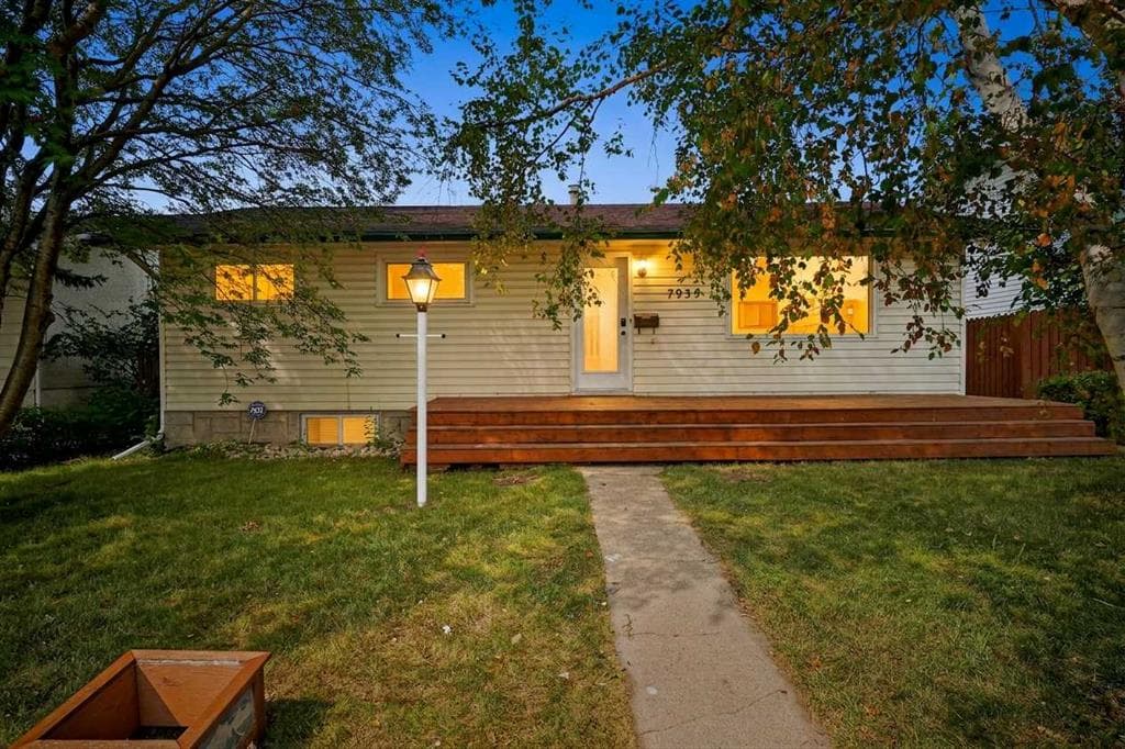 3-bed Detached for sale at 7935 Huntwick Hill NE, Calgary
