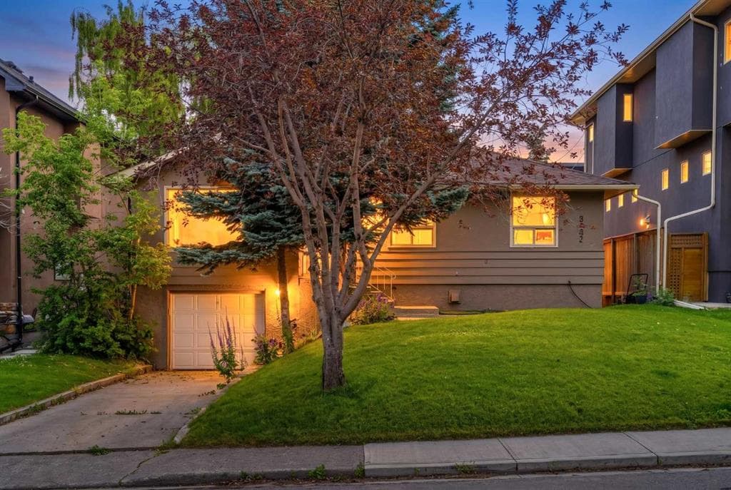 4-bed Detached for sale at 3042 28 Street SW, Calgary