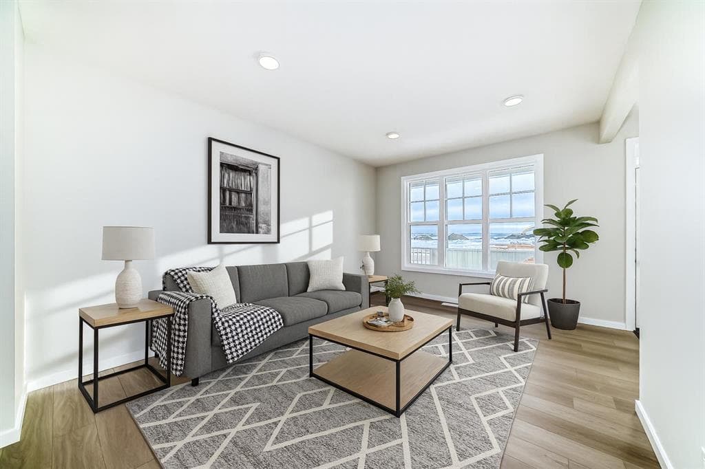 828 Sora Boulevard SE — photo 1