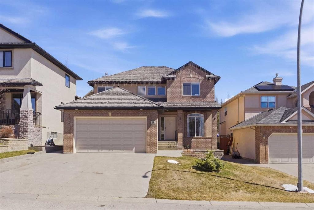 18 Royal Crest Way NW — photo 1