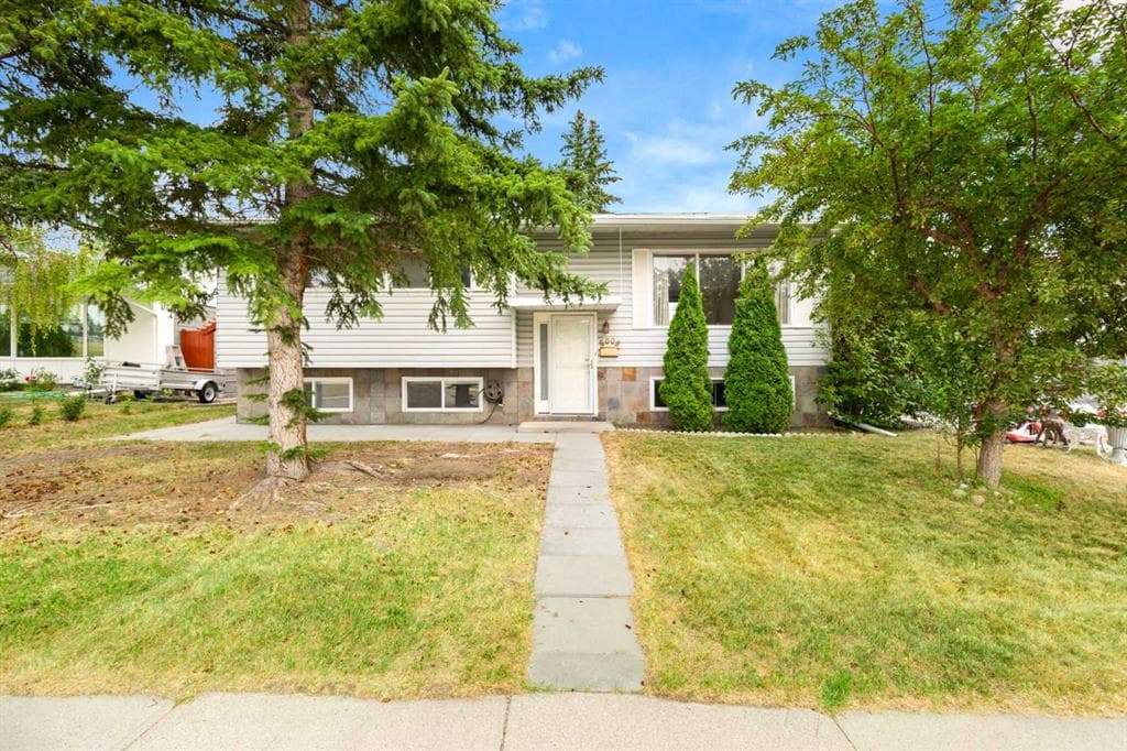 6008 DALGETTY Drive NW — photo 1