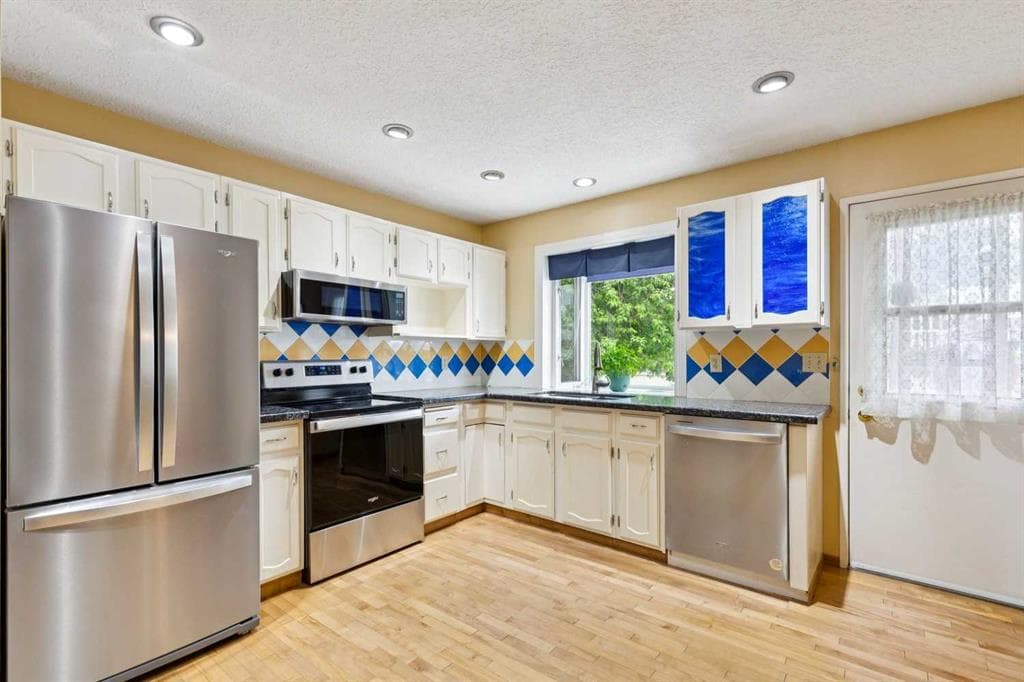 107 Bermuda Drive NW — photo 1