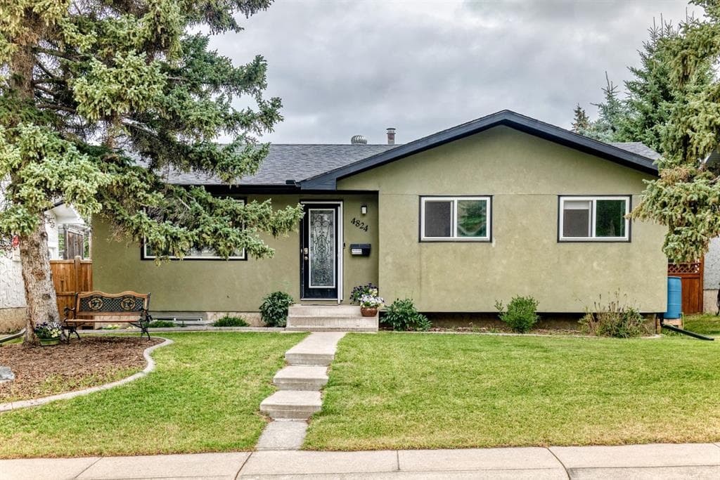 4824 41 Avenue SW — photo 1