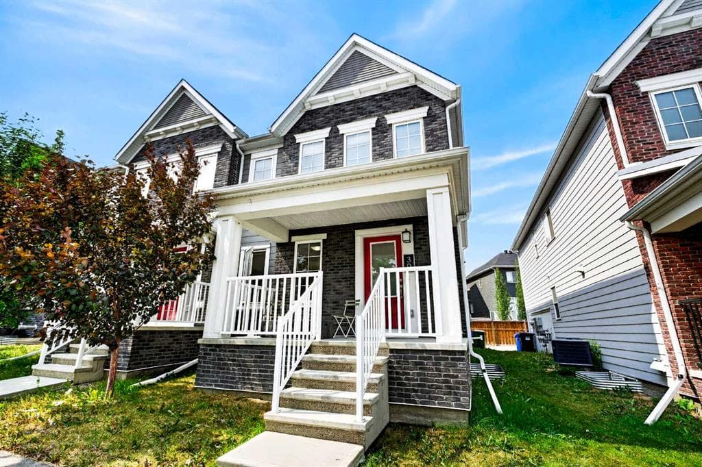 30 Yorkville Boulevard SW — photo 1