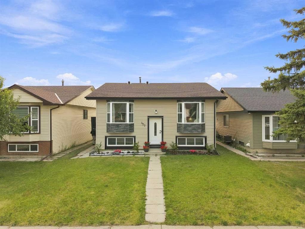5-bed Detached for sale at 427 Falmere Road NE, Calgary