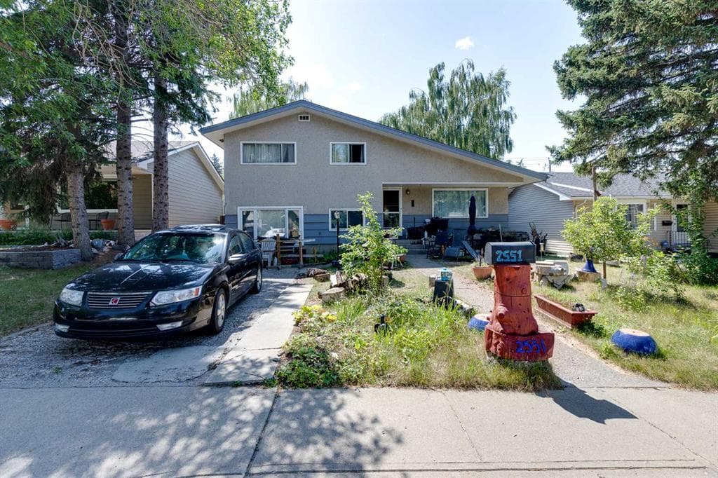 2551 Chicoutimi Drive NW — photo 1