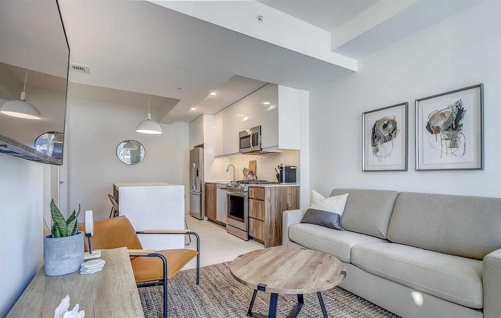 1-bed Apartment for sale at 325R, 327 9A Street NW, Calgary