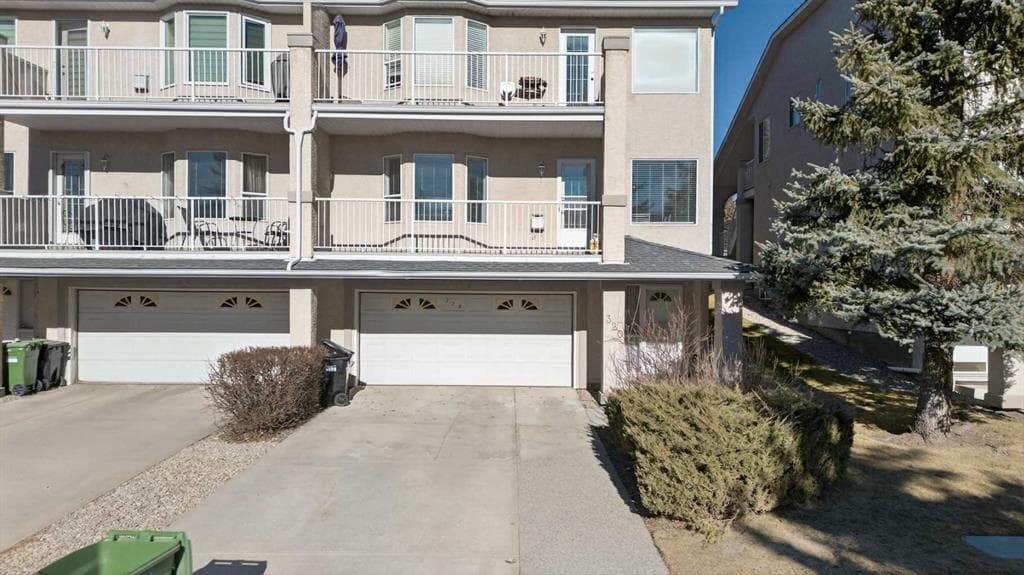 3-bed Townhouse for sale at 320 Sierra Morena Green SW, Calgary