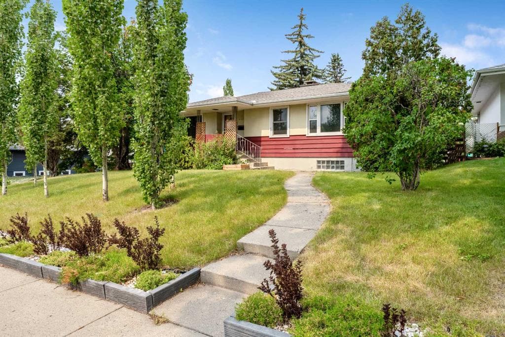 4-bed Detached for sale at 2720 32 Avenue SW, Calgary