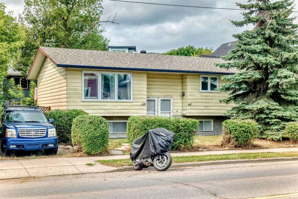 1117 8 Street SE — photo 1