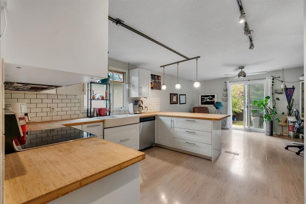 3-bed Semi-detached for sale at 431 37 Street SW, Calgary