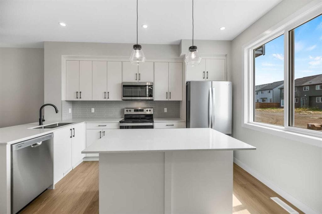 3-bed Townhouse for sale at 17 Savanna Place NE, Calgary