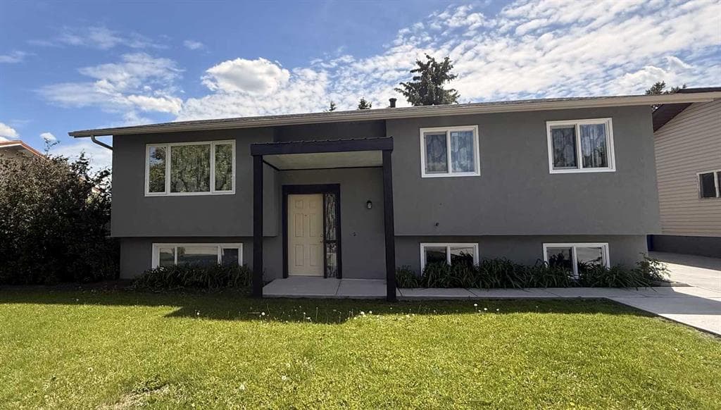 5-bed Detached for sale at 2305 17 Avenue, Didsbury