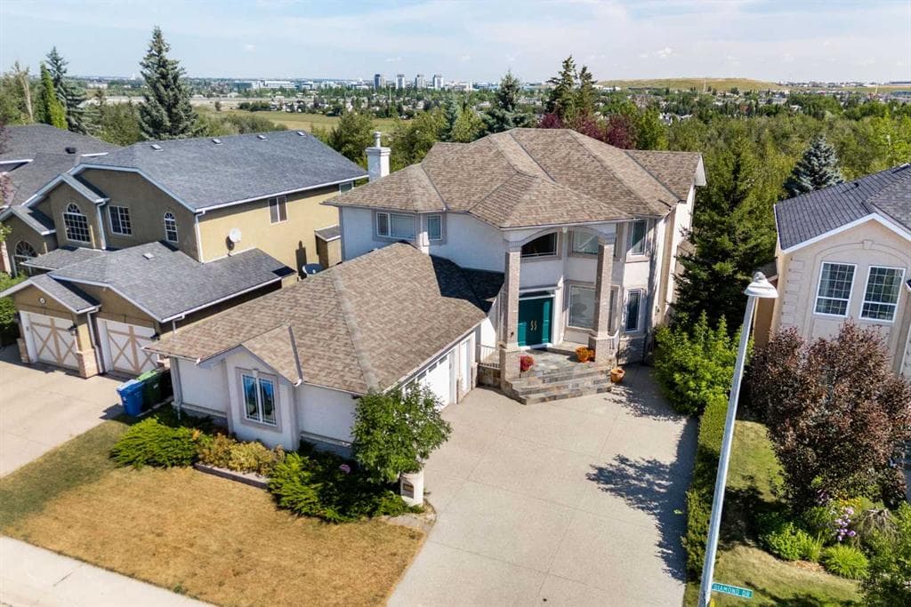 3-bed Detached for sale at 250 Diamond Drive SE, Calgary