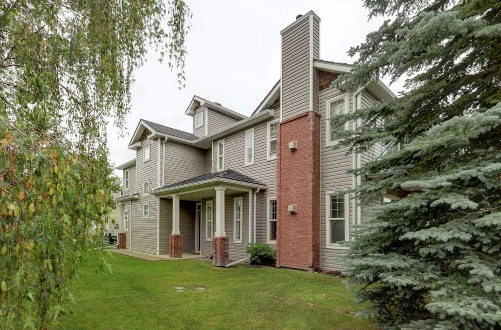 2-bed Townhouse for sale at 102, 39 Hidden Creek Place NW, Calgary