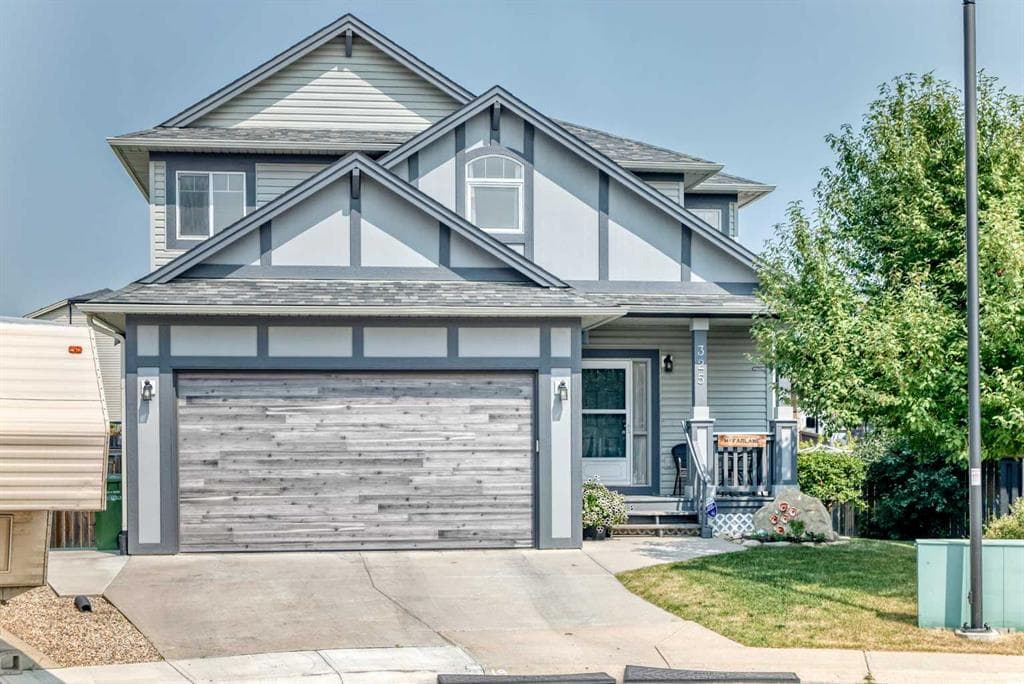 4-bed Detached for sale at 325 Luxstone Green SW, Airdrie