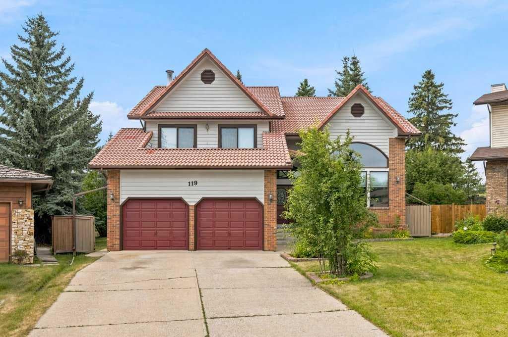 4-bed Detached for sale at 119 Strathbury Bay SW, Calgary