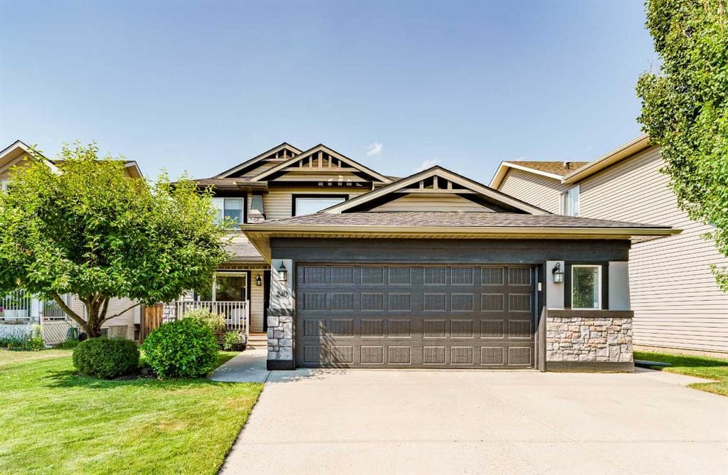 4-bed Detached for sale at 240 Willowmere Close, Chestermere
