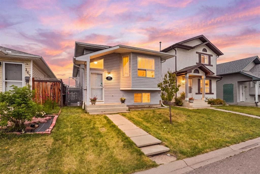 3-bed Detached for sale at 159 Applebrook Circle SE, Calgary