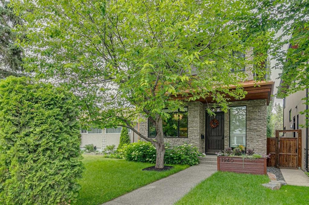 4-bed Detached for sale at 1940 48 Avenue SW, Calgary