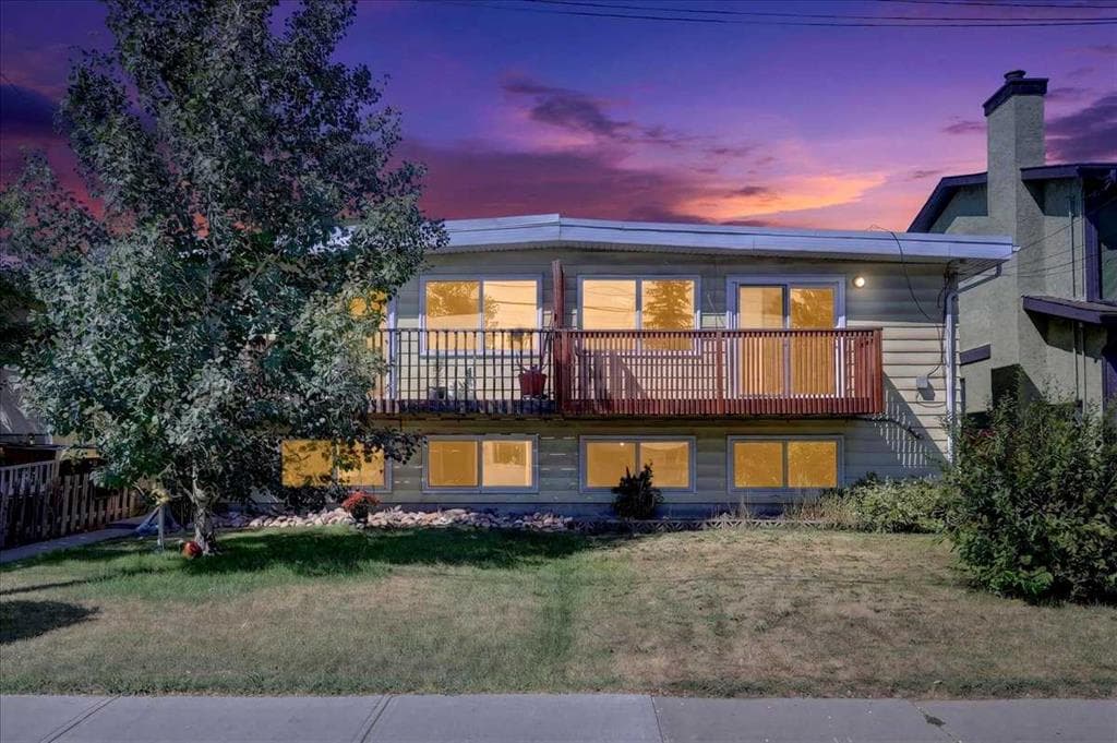 5-bed Semi-detached for sale at 2606 14 Avenue SE, Calgary