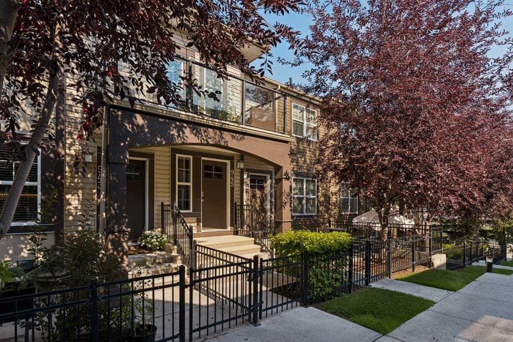 2-bed Townhouse for sale at 945 Mckenzie Towne Manor SE, Calgary