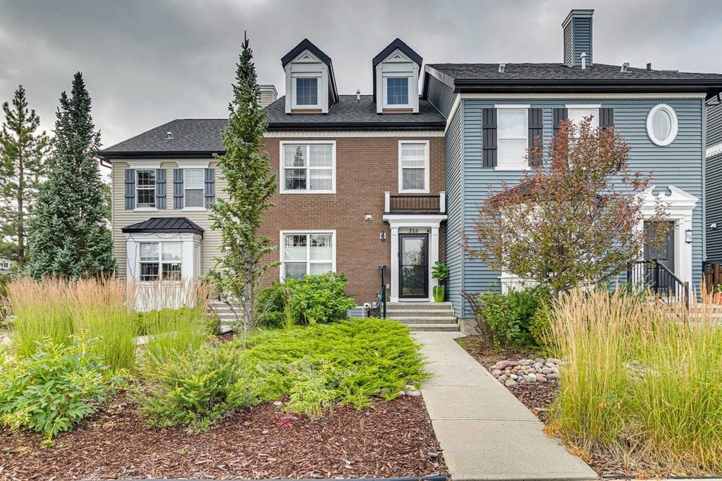 3-bed Townhouse for sale at 316 Chaparral Valley Square SE, Calgary