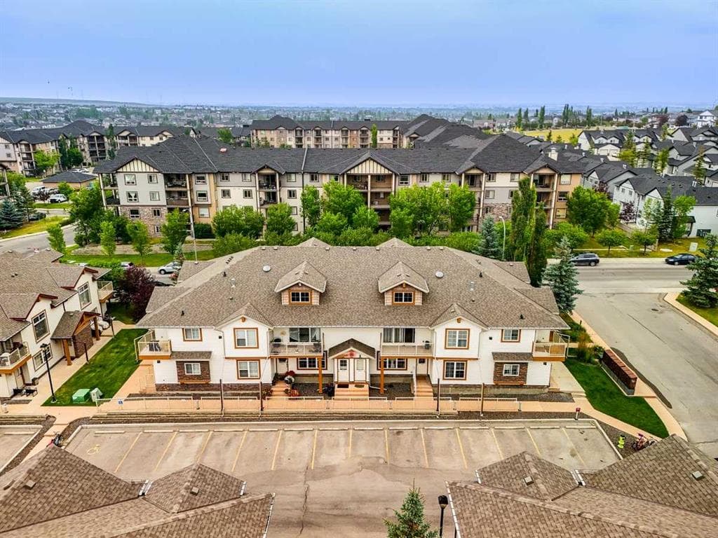 2-bed Townhouse for sale at #104, 20 Panatella Landing NW, Calgary