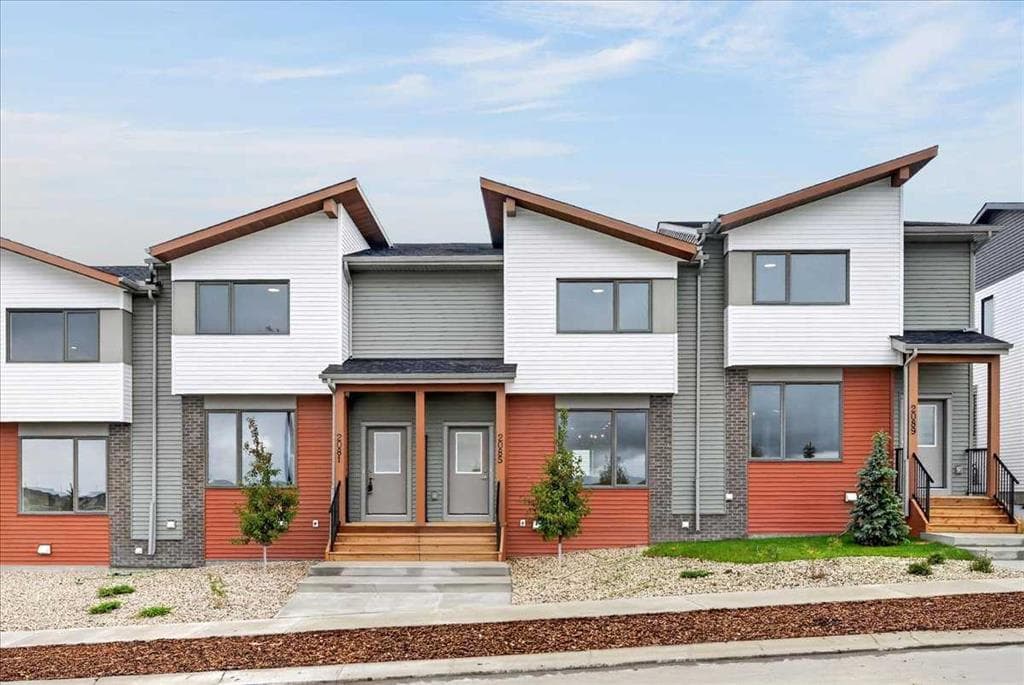3-bed Townhouse for sale at 2085 Vantage Way SW, Airdrie
