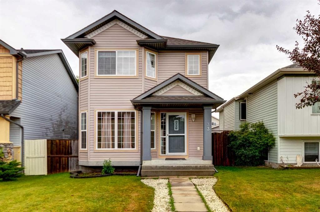 33 Everstone Avenue SW — photo 1