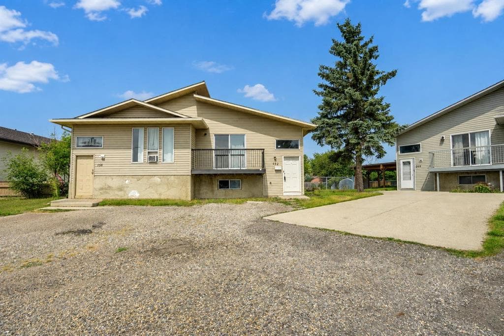 5-bed Semi-detached for sale at 152 Fonda Drive SE, Calgary