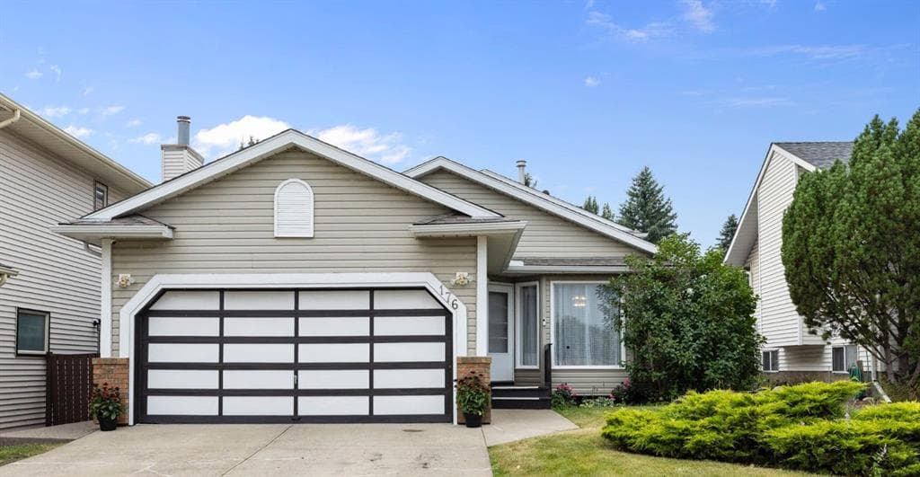 176 Riverbend Drive SE — photo 1