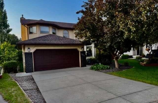 151 Riverside Mews SE — photo 1