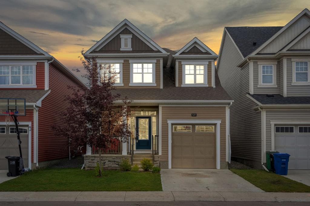 3-bed Detached for sale at 121 Osborne Common SW, Airdrie
