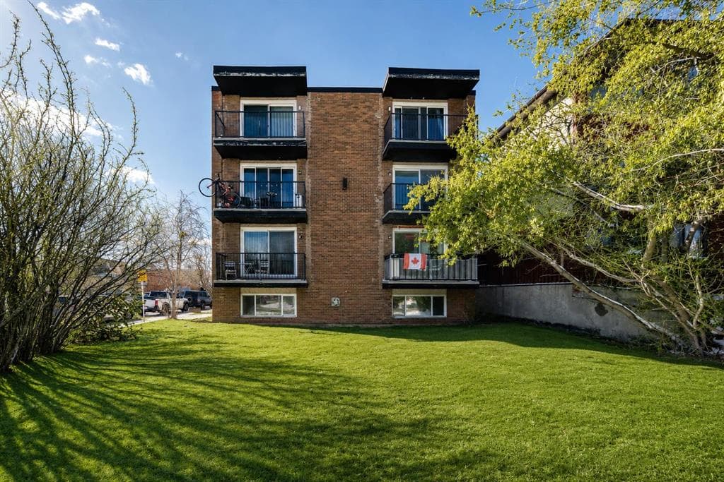 32, 1703 11 Avenue SW — photo 1
