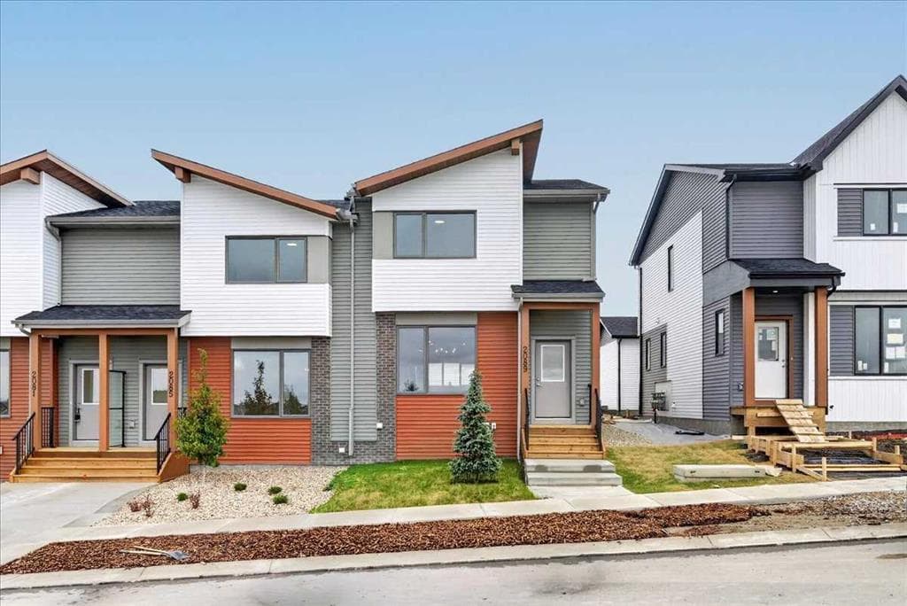 3-bed Townhouse for sale at 2089 Vantage Way SW, Airdrie