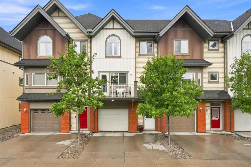 3-bed Townhouse for sale at 804 Wentworth Villas SW, Calgary