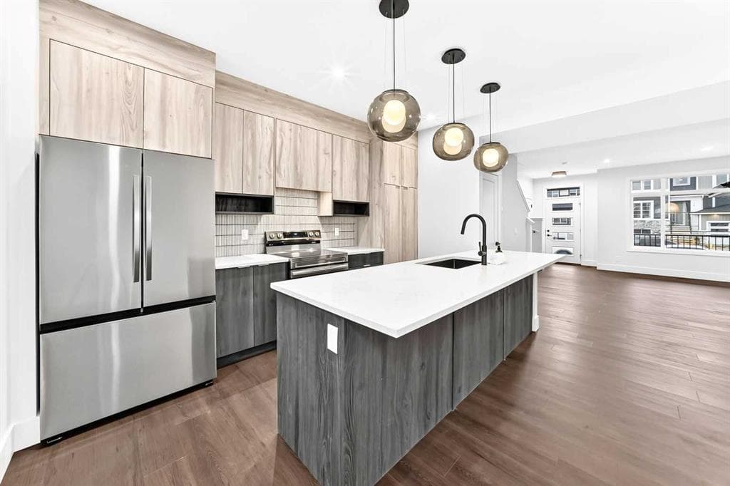 3-bed Townhouse for sale at 2473 Creeker Lane, Airdrie