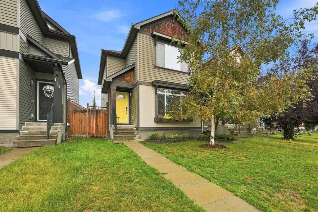 106 Autumn Crescent SE — photo 1