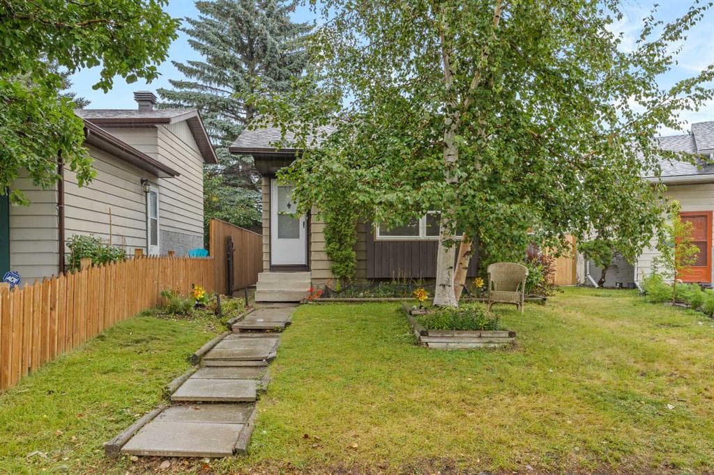 5-bed Detached for sale at 28 Erin Croft Place SE, Calgary