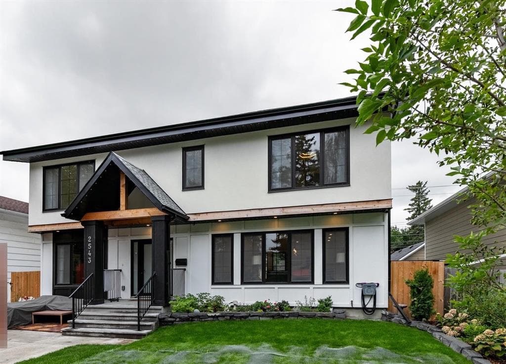5-bed Detached for sale at 2543 Chicoutimi Drive NW, Calgary