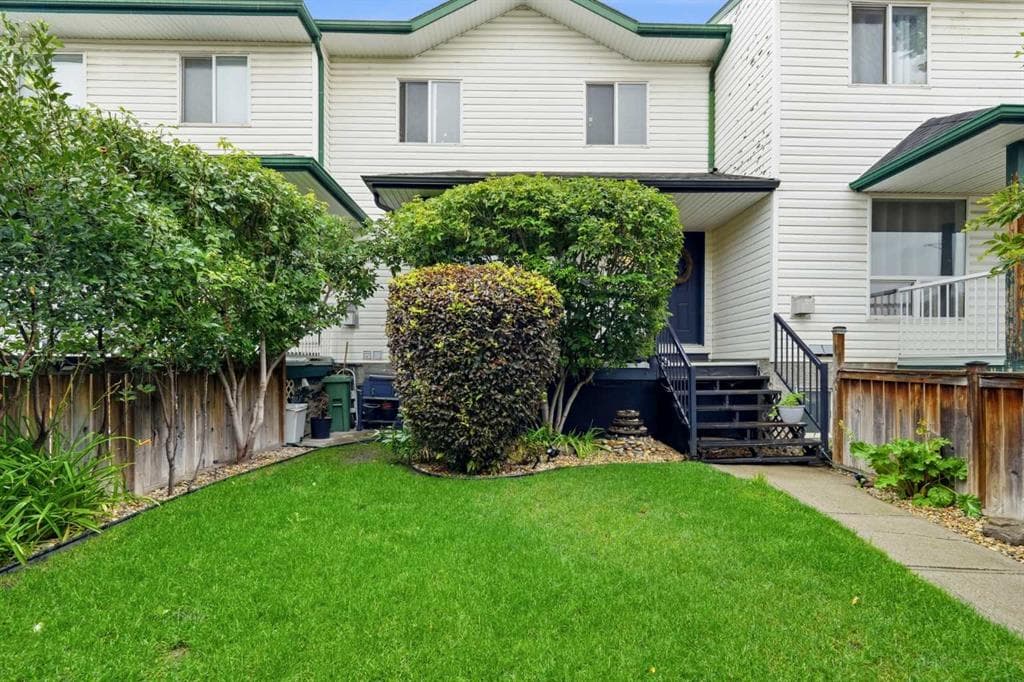 42H Green Meadow Crescent — photo 1