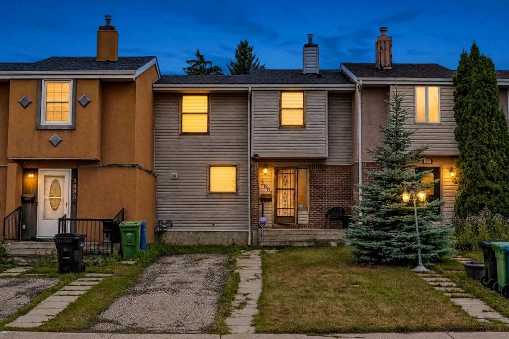 2-bed Townhouse for sale at 3881 Fonda Way SE, Calgary