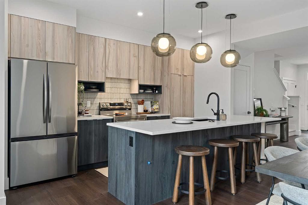 3-bed Townhouse for sale at 7178 Rangeview Avenue SE, Calgary
