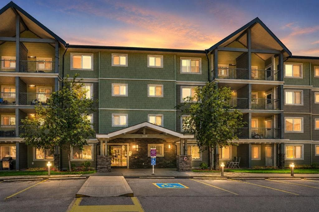 1312, 181 Skyview Ranch Manor NE — photo 1