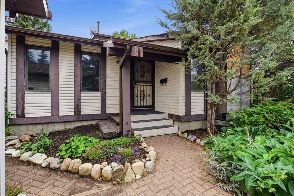 4-bed Detached for sale at 816 Ranchview Circle NW, Calgary